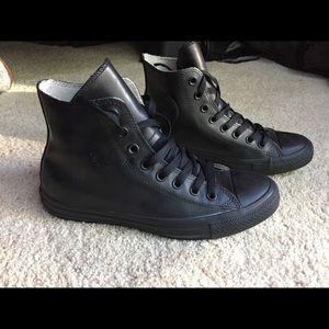 Black High top Converse size 8.5